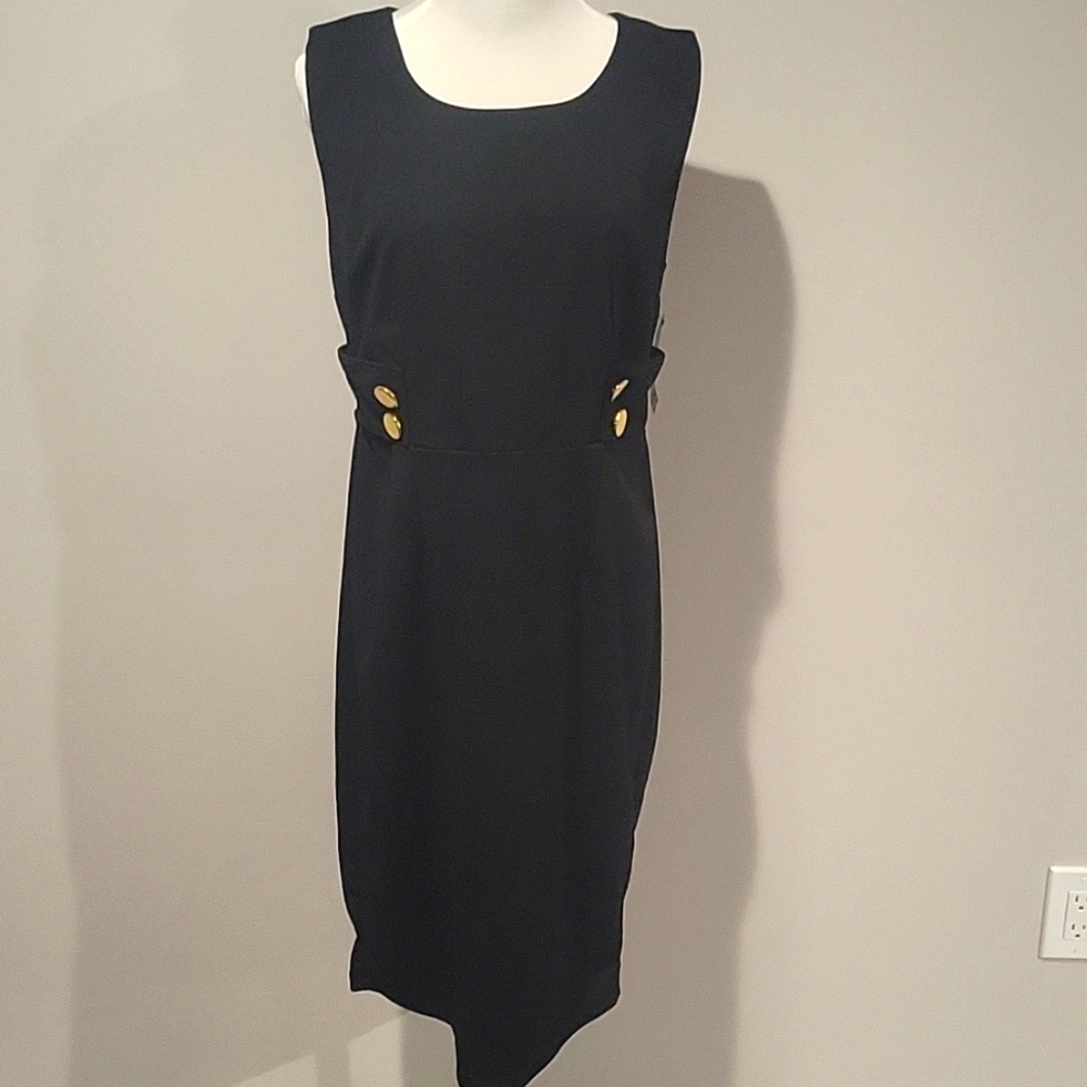 NWT ladies perfect black dress with stretch by NY& co.! Large retails $65
